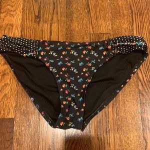 Floral X polka dot bikini bottoms!!!